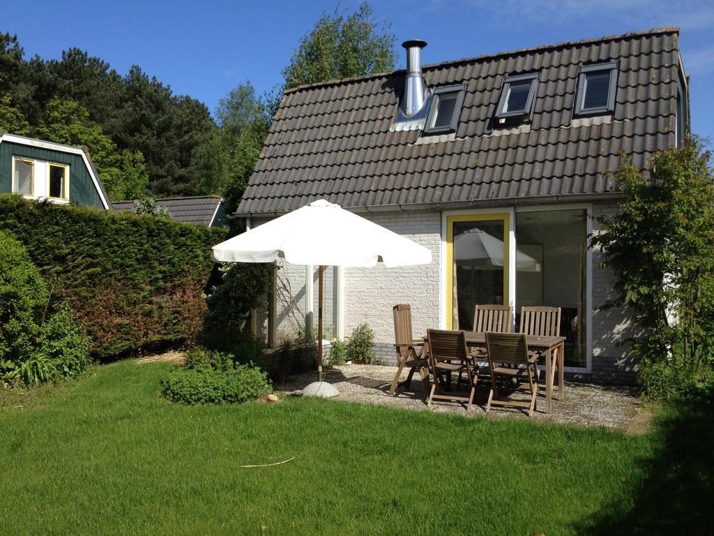 אחמונד-בינן Bungalows - Bungalowpark Mooyeveld - Uniek Gelegen In De Duinen! חדר תמונה